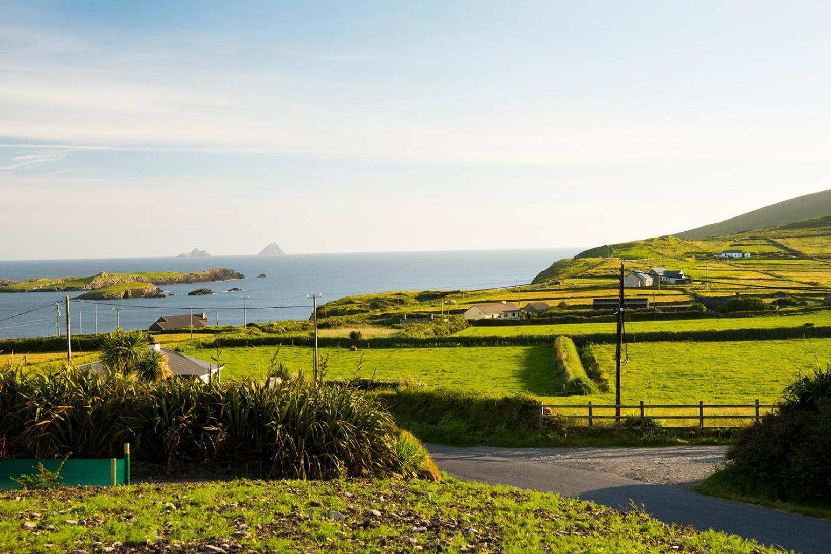 Appartamento Ring Of Kerry - Einmaliger Blick Auf Skelligs Clynacartan Esterno foto
